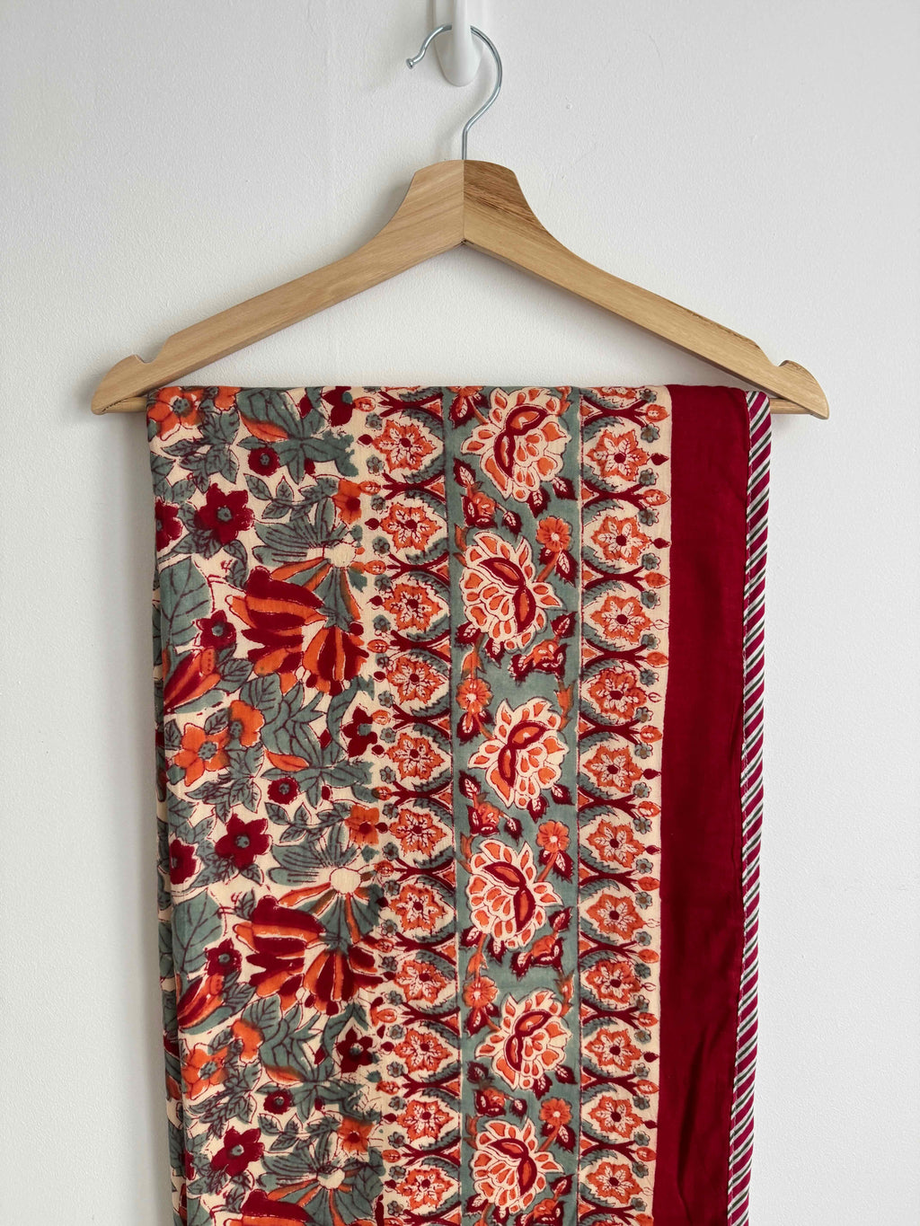 Crimson Floral Lightweight Cotton Quilt - King Bed Size