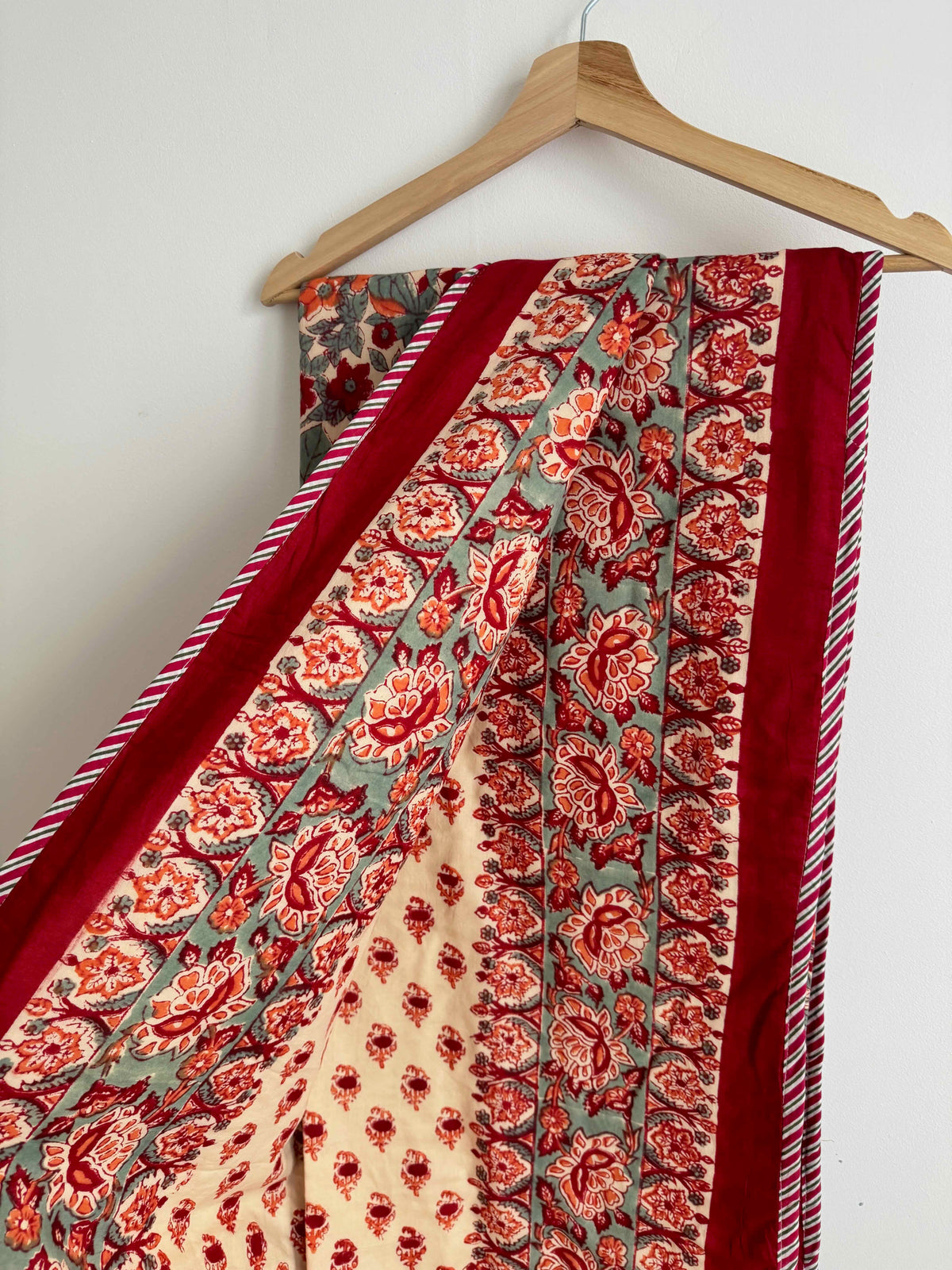 Crimson Floral Lightweight Cotton Quilt - Double Bed Size