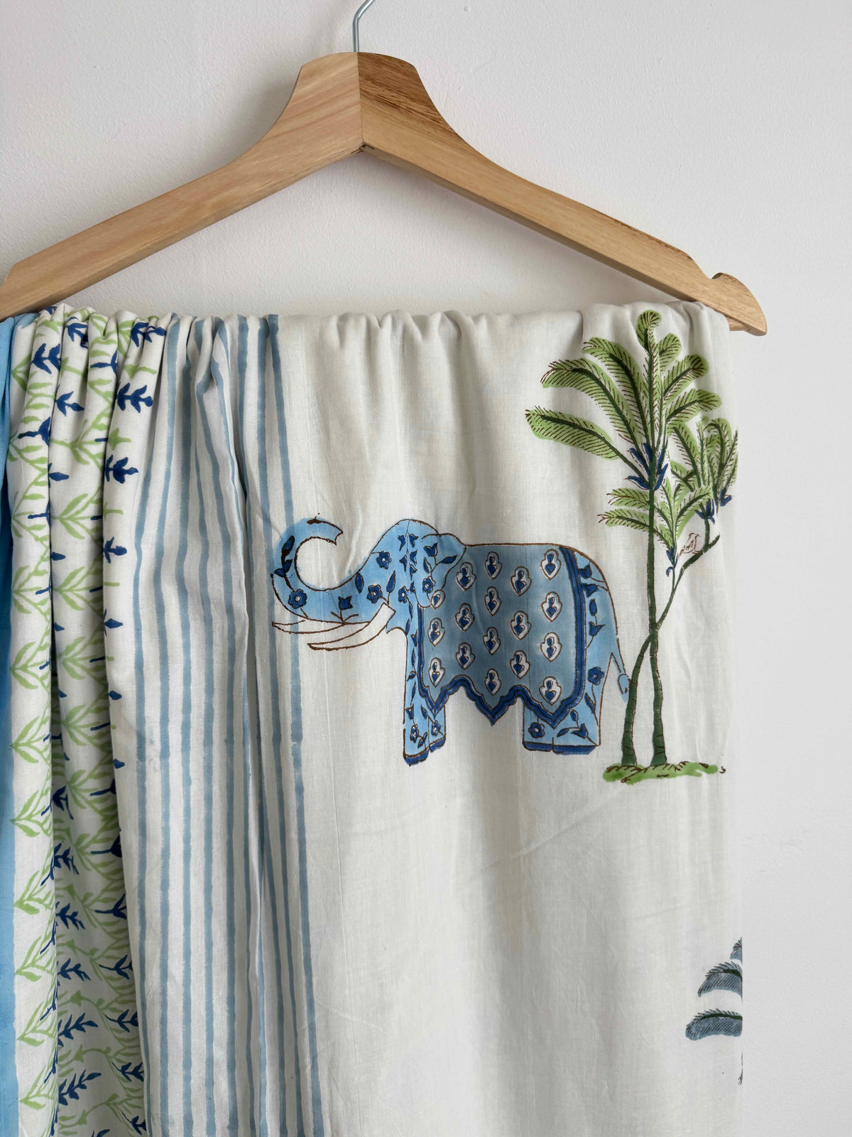 Elephant Lightweight Cotton Quilt - King Bed Size