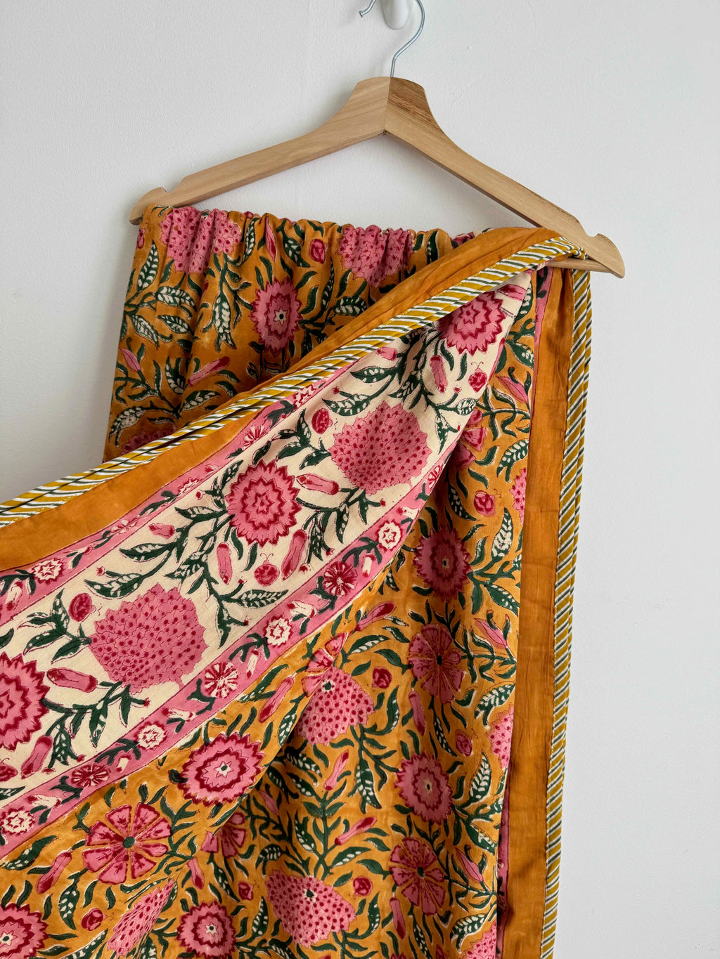 Honey Garden Lightweight Cotton Quilt - King Bed Size