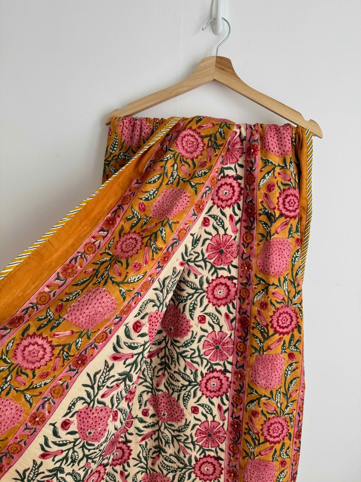 Honey Garden Lightweight Cotton Quilt - King Bed Size