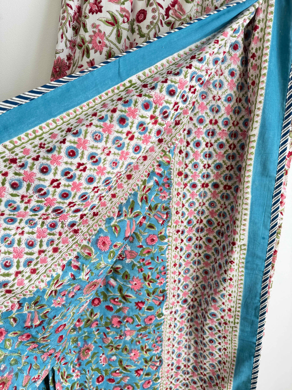 Mini Floral Lightweight Cotton Quilt - King Bed Size
