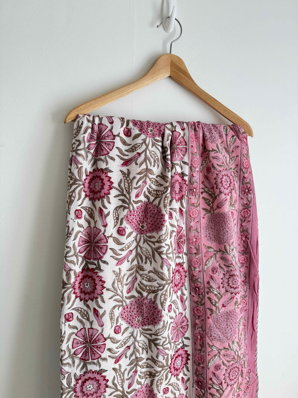 White & Pink Floral Lightweight Cotton Quilt - King Bed Size