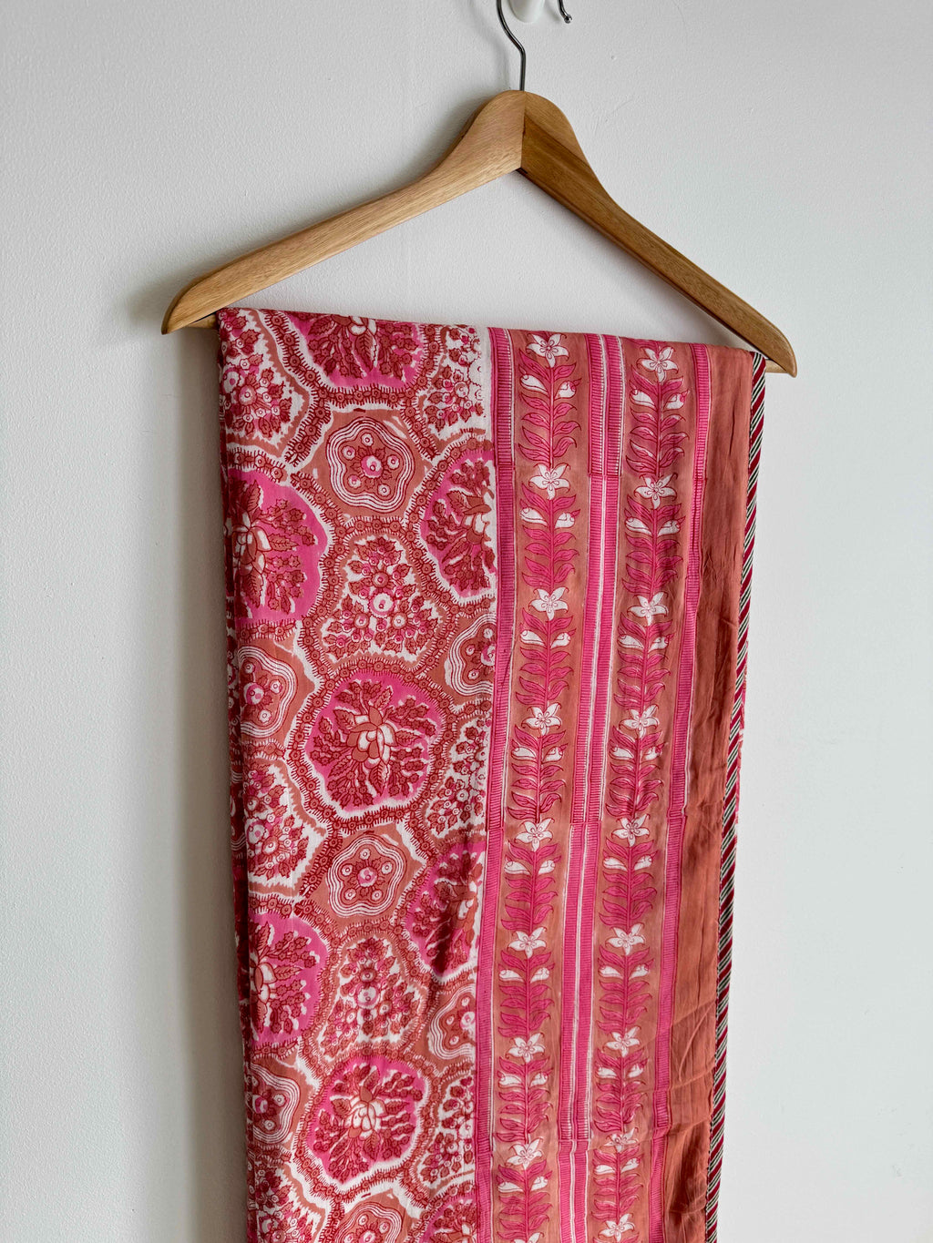 Bright Pink Vines Cotton Quilt - Double Bed Size