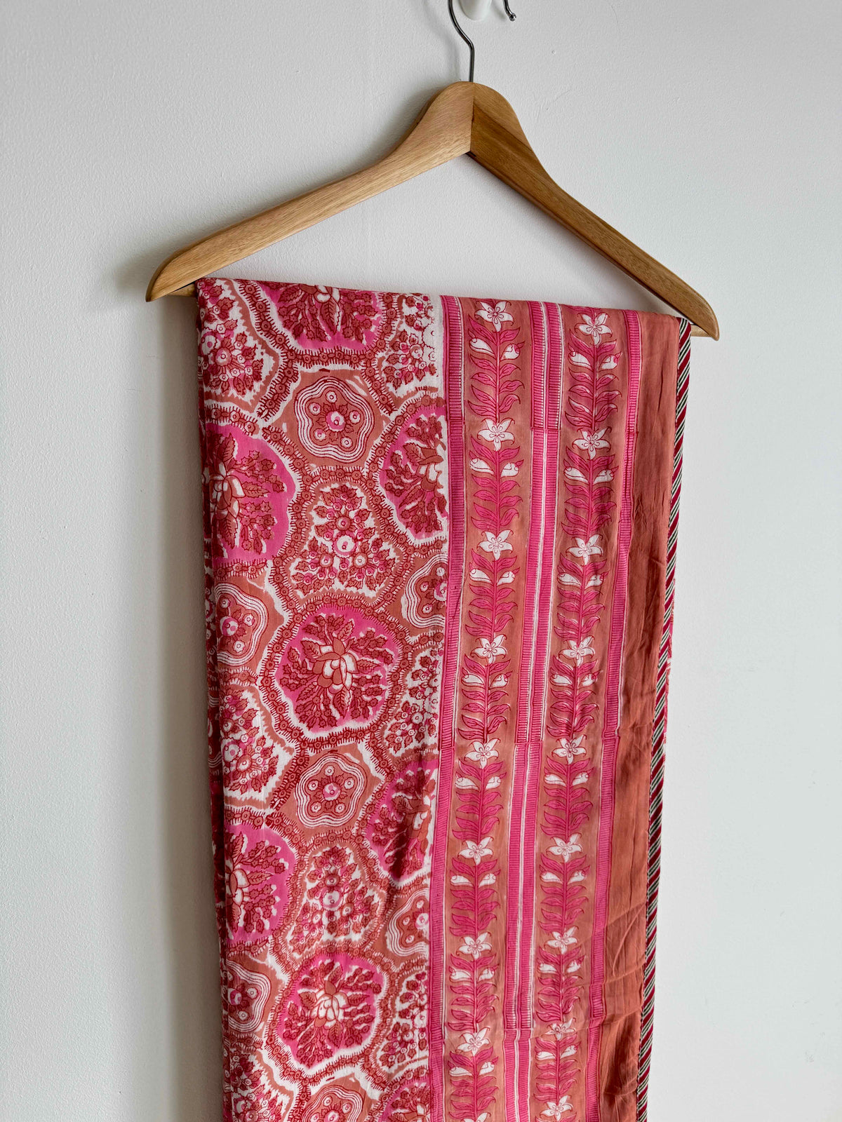 Bright Pink Vines Cotton Quilt - Double Bed Size
